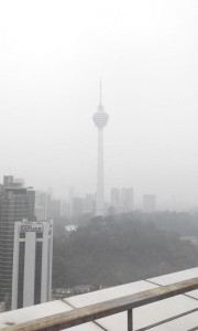 @bujing_em 14/09/2015 20:41:28 WIB #TerimaKasihIndonesia for gives us this bad haze. Morning to Night.. so amaurotic to see my wonderful City. Angry!