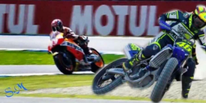 @MemesMotogp Oct 20 #TB to when @ValeYellow46 dirtbiked his way to victory 😂 @bgmotogp @Box_Official46 #MotoGP #Rossi #Marquez #Assen 