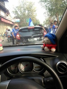 @advaswesty  15m15 minutes ago  Kasian juga mobil Plat b ini :( di palak nampaknya tadi siang @infobandung 