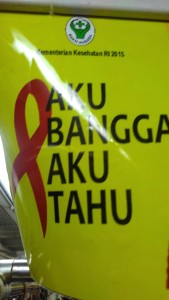 @MuvitaBaik @puskomdepkes,segera tarik banner berikut.Ada di gerbong @CommuterLine Jakarta-Bogor 1860 cc
