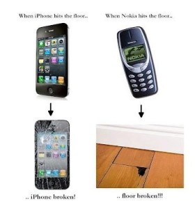 @Gino_Fantastico: IPhone vs Nokia 3310! Drop test! :)) pic.twitter.com/yHv7IoPH" - Nokia's durability is just... Amazing!!! Hahaha