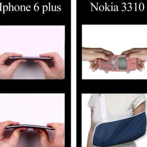 @the__azhar 11/11/2014 15:47:57 WIB iPhone 6 plus vs Nokia 3310
