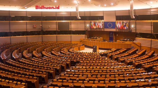 di dalam konstitusi ris 1949, terdapat penyimpangan terhadap sistem parlementer, terutama pasal